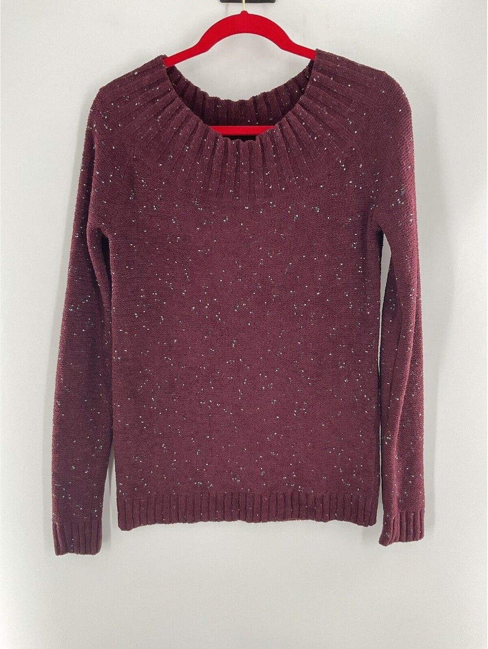 Hinge Extra small women’s burgundy sweater with specks Of blue 065